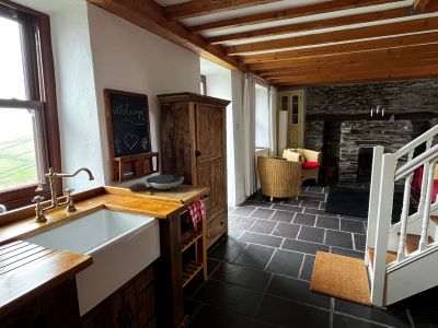 Ballynabloun Cottage, kitchen